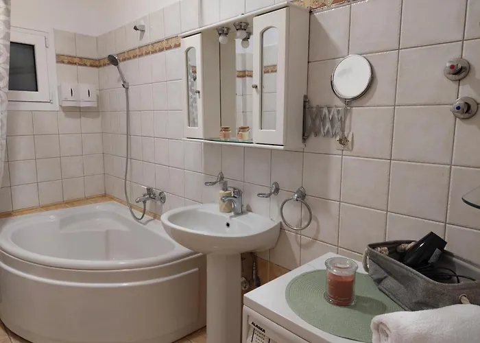 Ourania's Kastoria Mavrokhorion